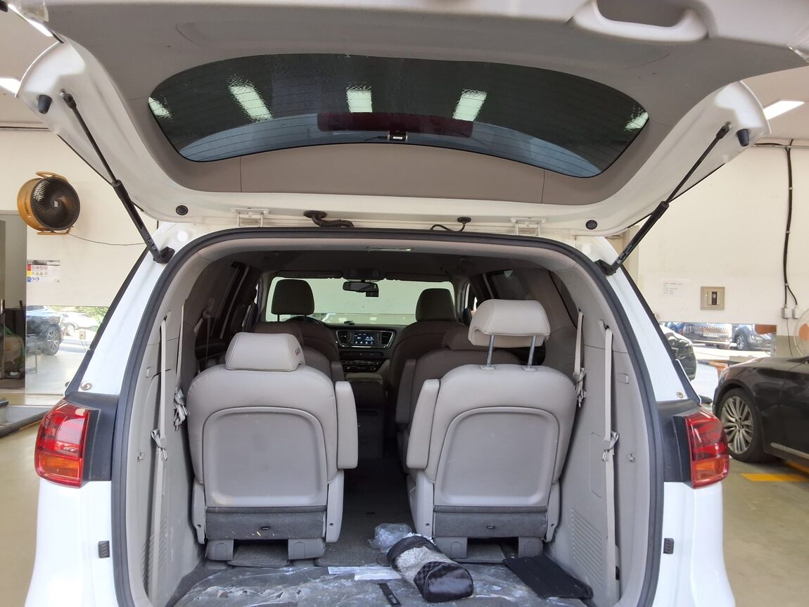KIA THE NEW CARNIVAL 9-SEATER DIESEL LUXURY 2020 - zdjęcie 15