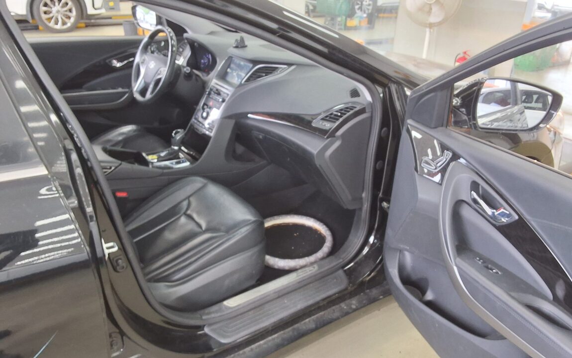HYUNDAI GRANDEUR HG HG 300 PREMIUM COLLECTION 2017 - zdjęcie 14