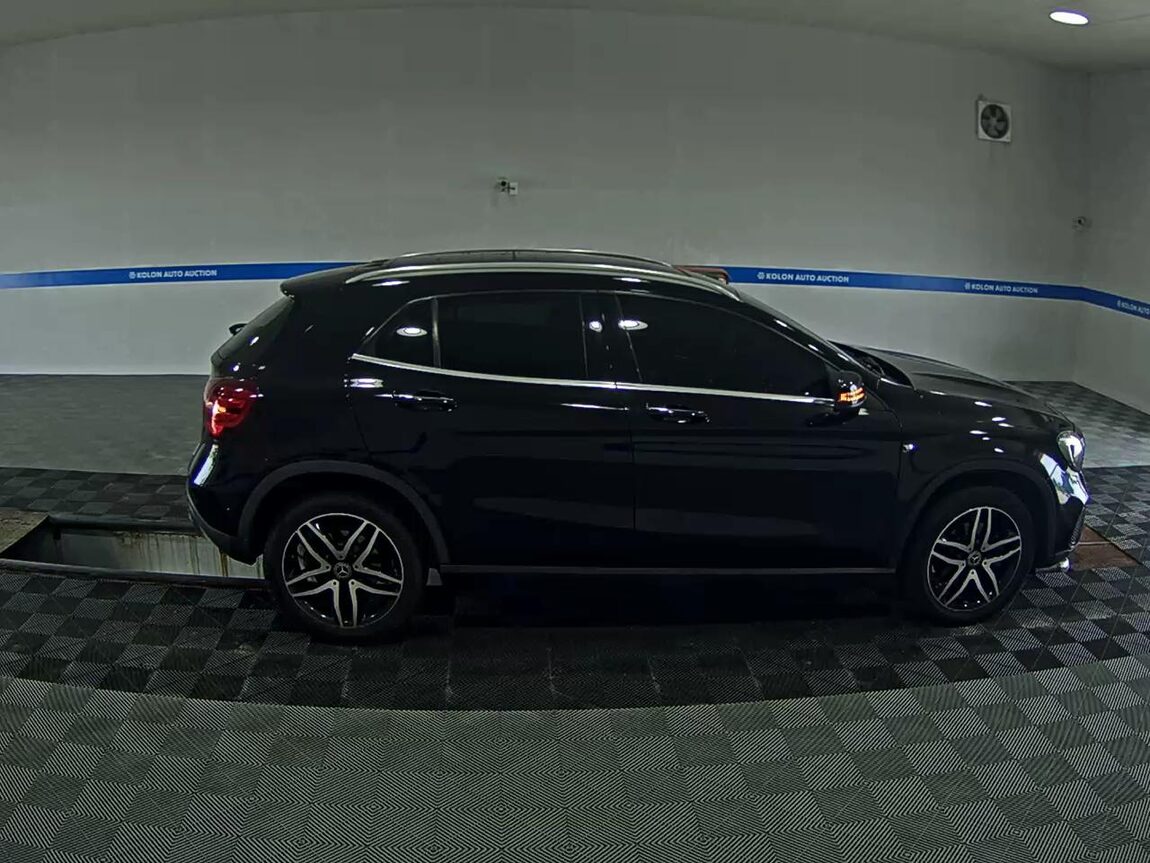 MERCEDES-BENZ GLA-CLASS GLA 220 PREMIUM 2018 - zdjęcie 4