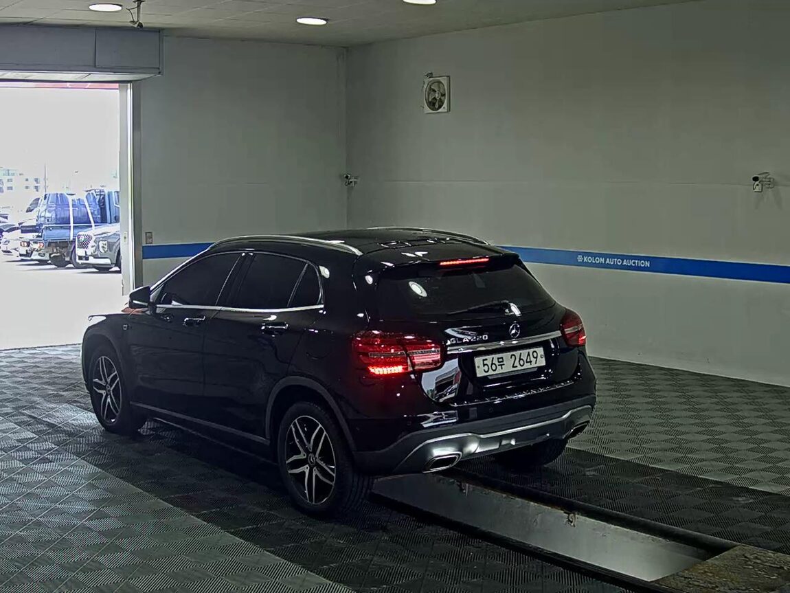 MERCEDES-BENZ GLA-CLASS GLA 220 PREMIUM 2018 - zdjęcie 6