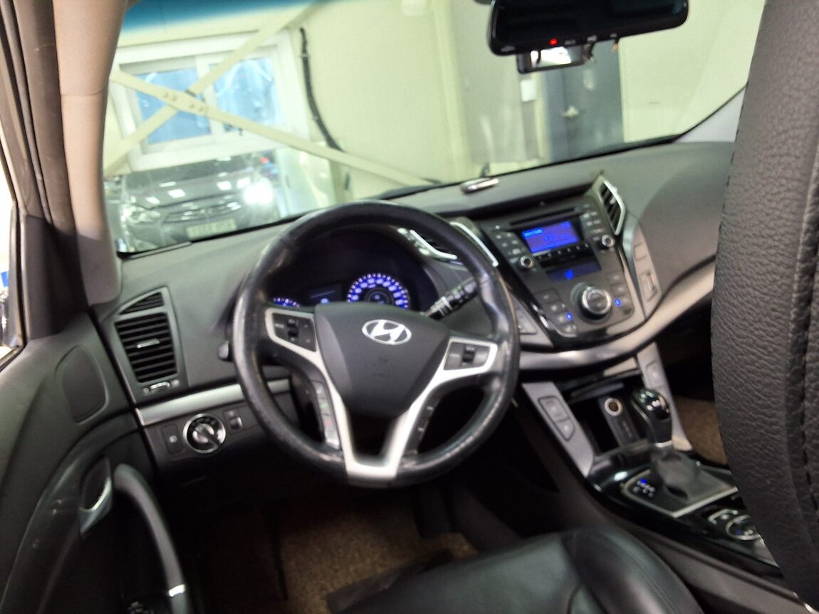 HYUNDAI i40 2.0 GDi PYL 2014 - zdjęcie 12