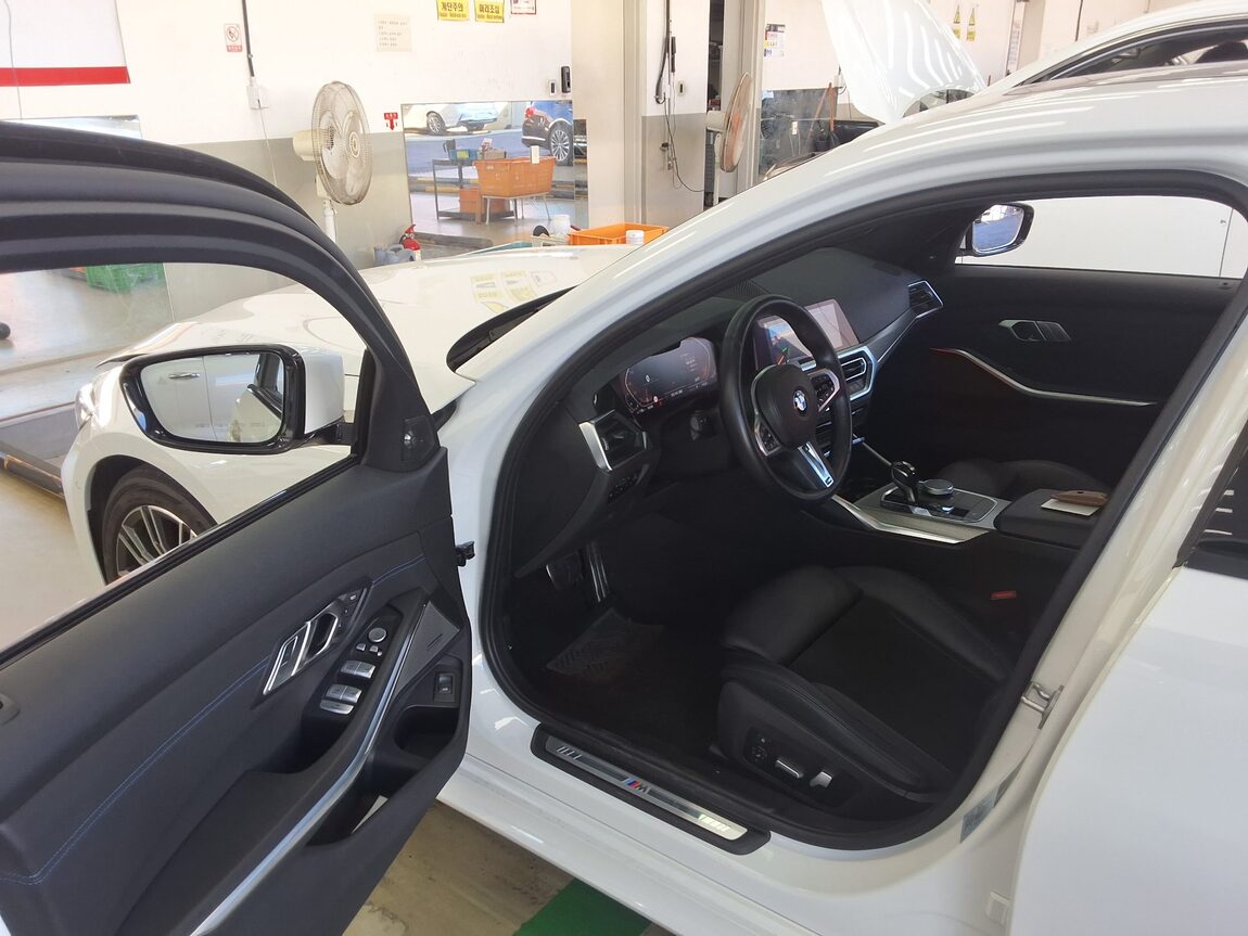 BMW 3 SERIES (7TH GEN) 320d M SPORT PACK 2021 - zdjęcie 10