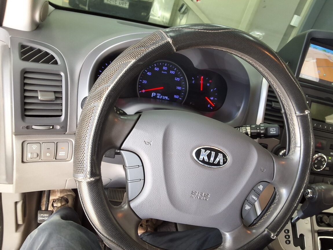 KIA CARNIVAL R 11-SEATER DIESEL GLX PREMIUM MODEL 2014 - zdjęcie 23