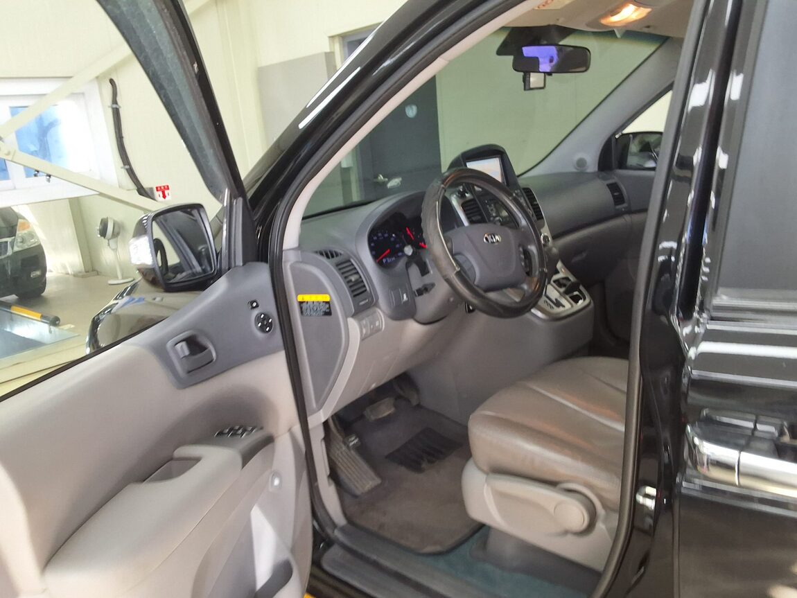 KIA CARNIVAL R 11-SEATER DIESEL GLX PREMIUM MODEL 2014 - zdjęcie 11