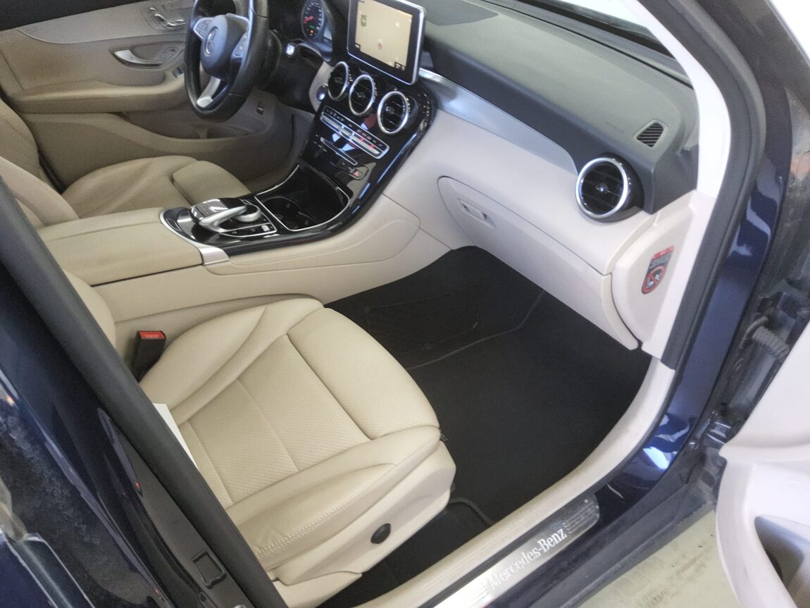 MERCEDES-BENZ GLC-CLASS GLC 220d 4MATIC 2017 - zdjęcie 14