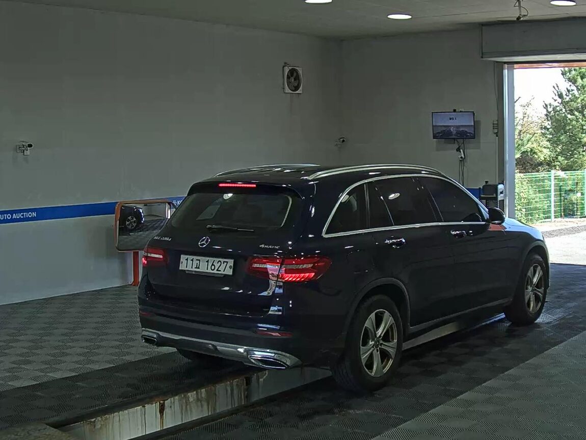 MERCEDES-BENZ GLC-CLASS GLC 220d 4MATIC 2017 - zdjęcie 5