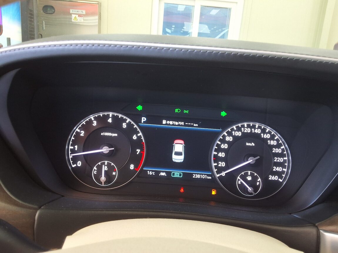 GENESIS G90 5.0 AWD PRESTIGE 2019 - zdjęcie 10
