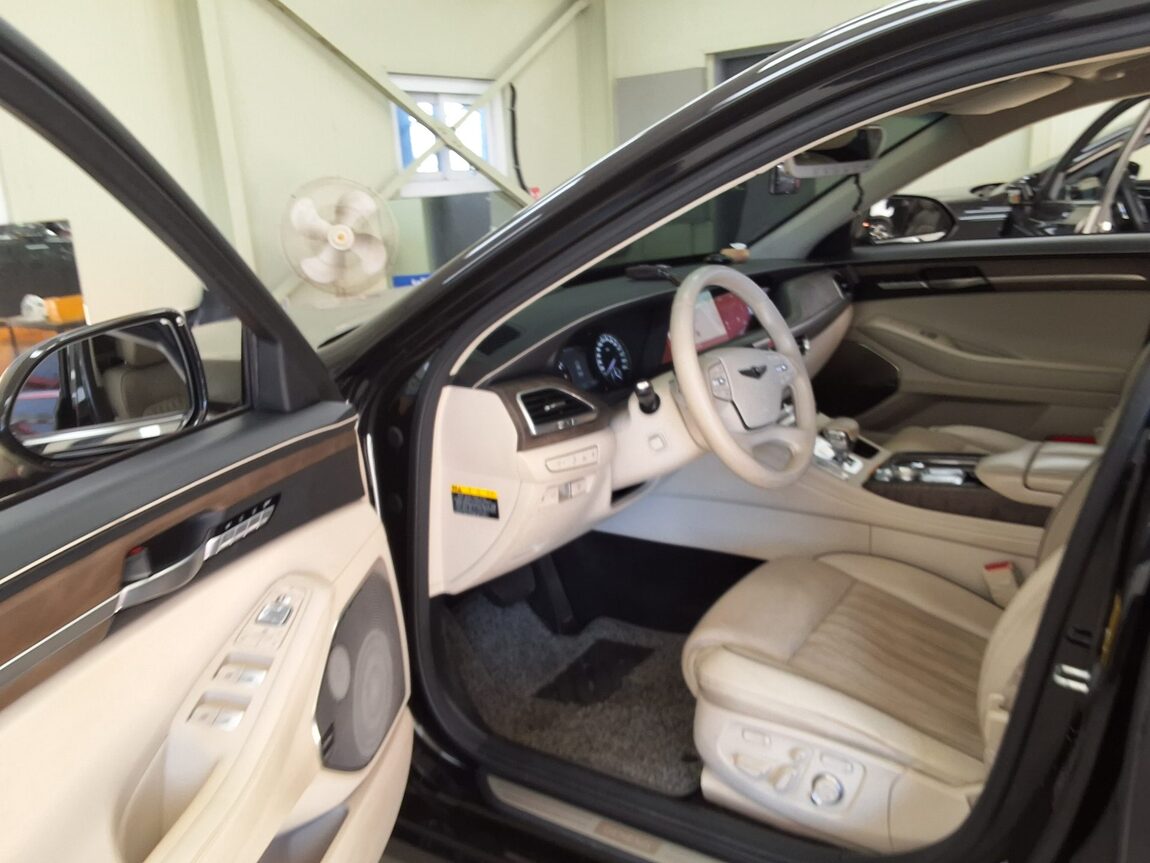 GENESIS G90 5.0 AWD PRESTIGE 2019 - zdjęcie 11