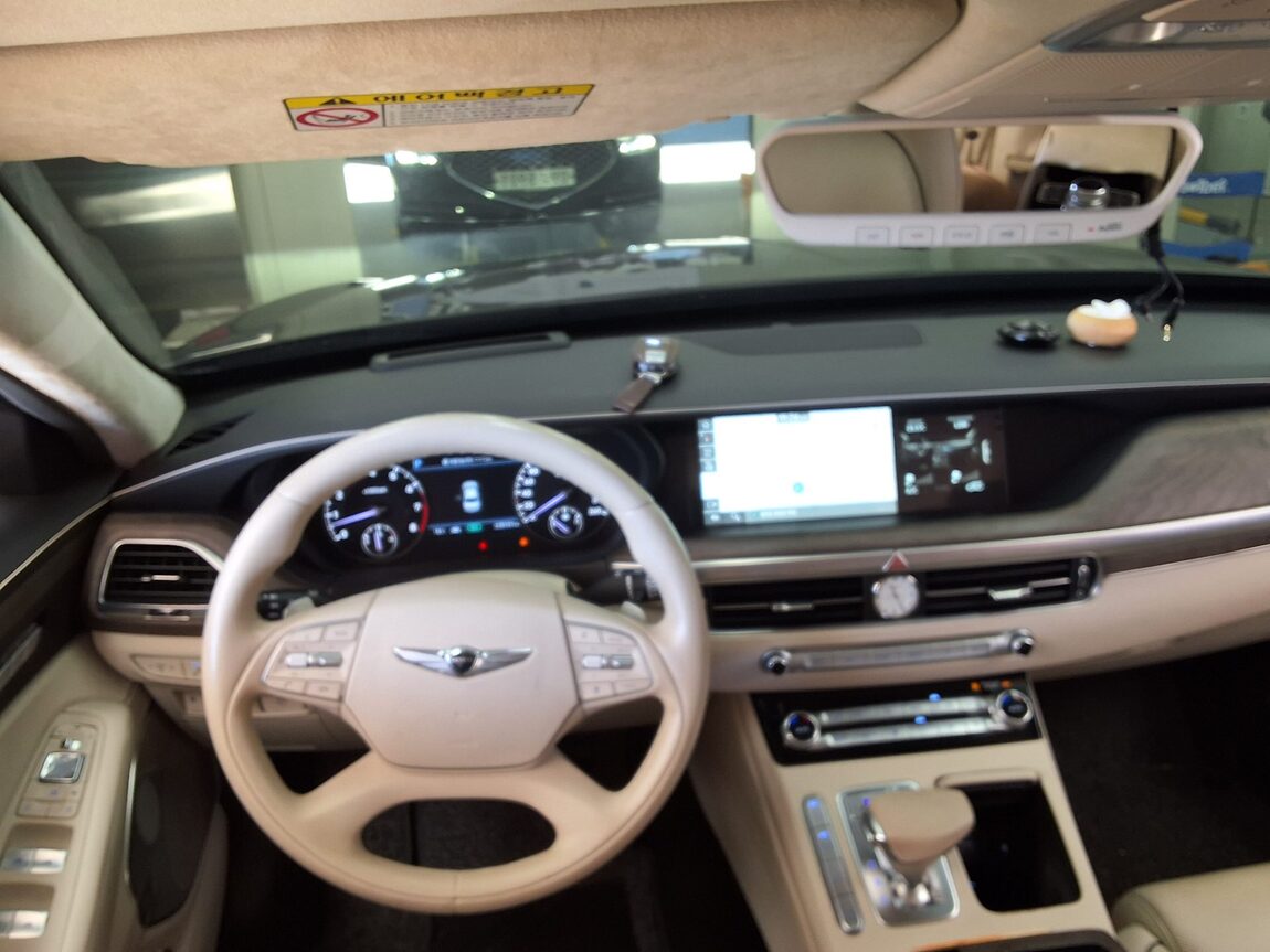 GENESIS G90 5.0 AWD PRESTIGE 2019 - zdjęcie 12