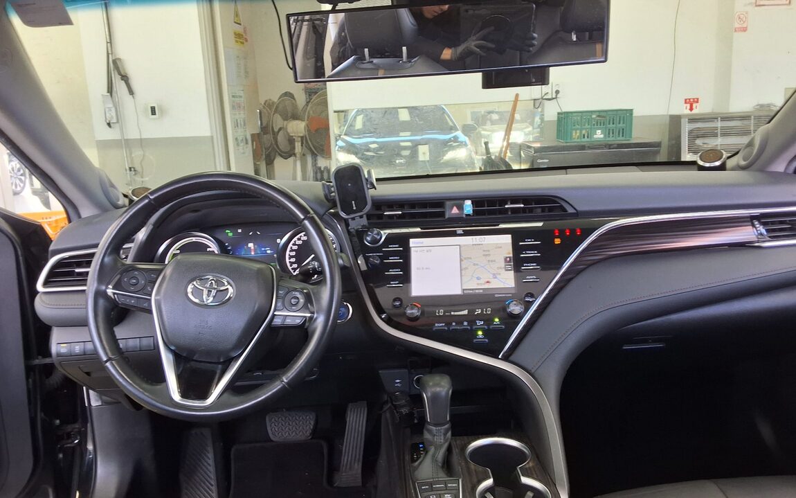 TOYOTA CAMRY (10TH GEN) 2.5 HYBRID 2018 - zdjęcie 11
