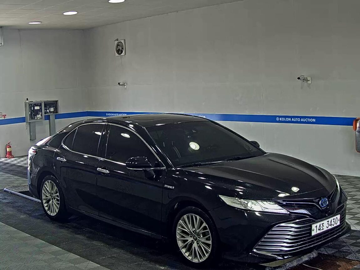 TOYOTA CAMRY (10TH GEN) 2.5 HYBRID 2018 - zdjęcie 3