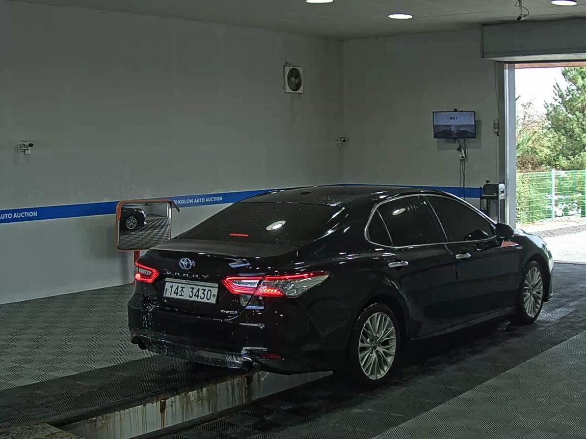 TOYOTA CAMRY (10TH GEN) 2.5 HYBRID 2018 - zdjęcie 5