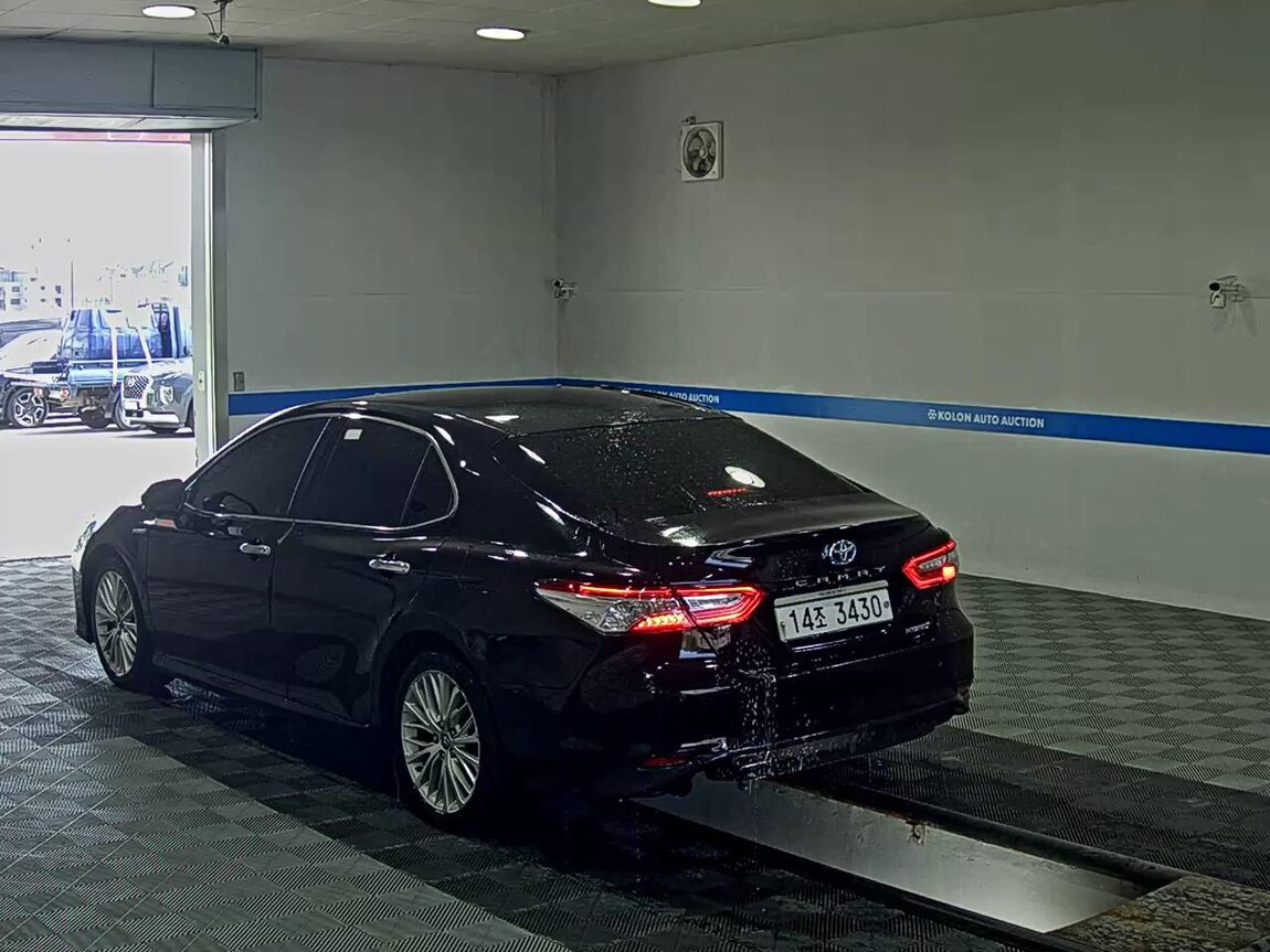 TOYOTA CAMRY (10TH GEN) 2.5 HYBRID 2018 - zdjęcie 6