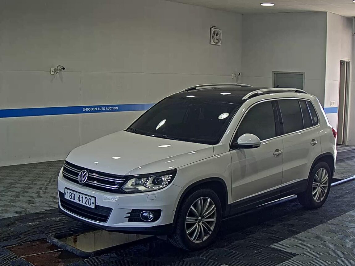 VOLKSWAGEN TIGUAN 2.0 TDI BLUEMOTION PREMIUM 2013 - zdjęcie 2