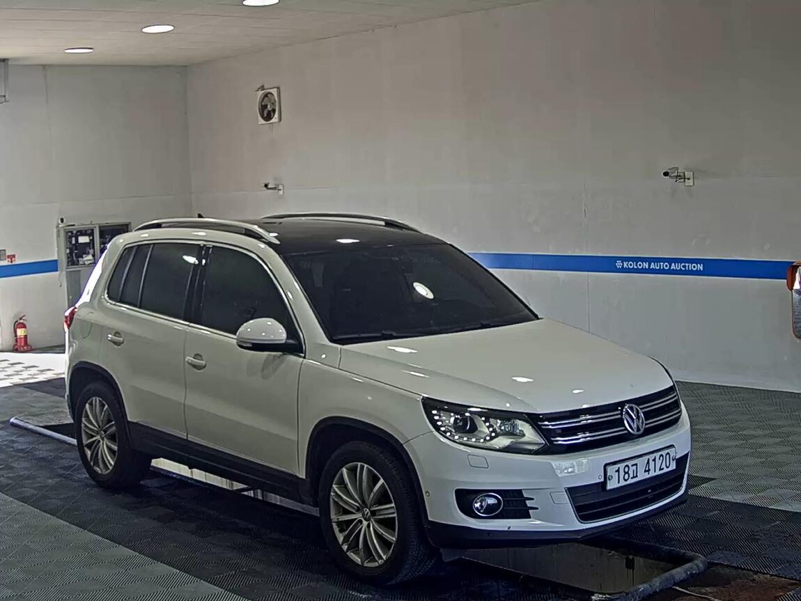 VOLKSWAGEN TIGUAN 2.0 TDI BLUEMOTION PREMIUM 2013 - zdjęcie 3