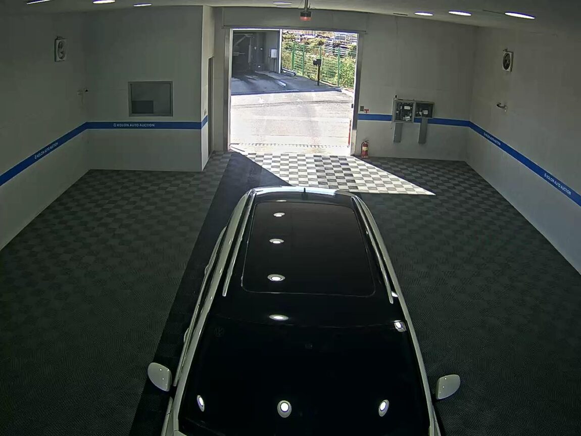 VOLKSWAGEN TIGUAN 2.0 TDI BLUEMOTION PREMIUM 2013 - zdjęcie 7