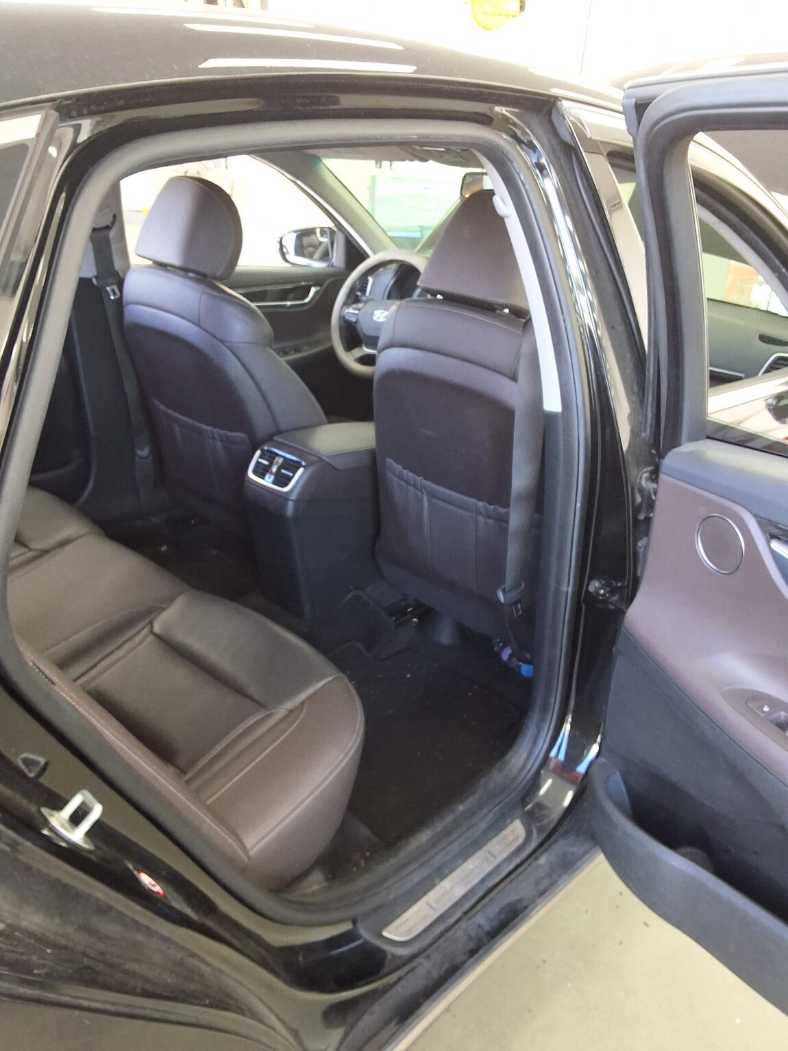 HYUNDAI GRANDEUR IG 2.4 GDi PREMIUM 2019 - zdjęcie 13