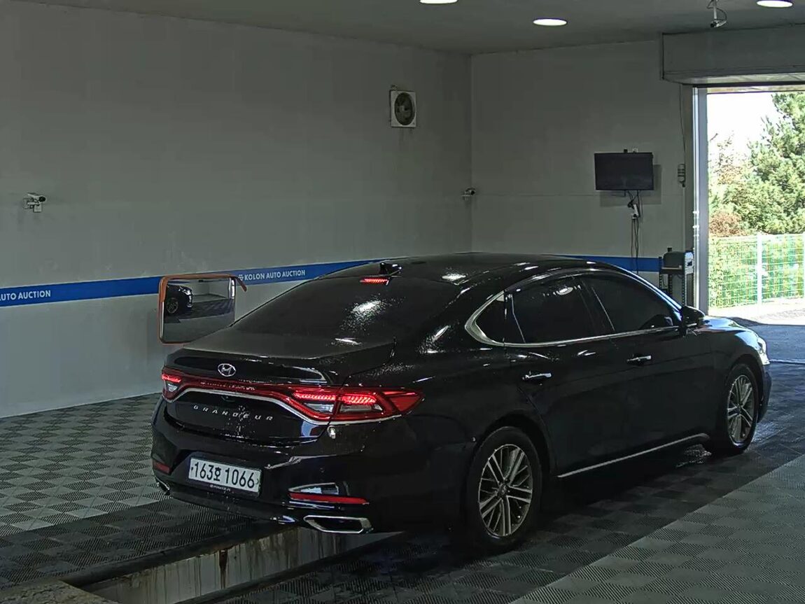 HYUNDAI GRANDEUR IG 2.4 GDi PREMIUM 2019 - zdjęcie 5