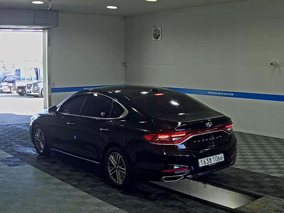 HYUNDAI GRANDEUR IG 2.4 GDi PREMIUM 2019 - zdjęcie 6