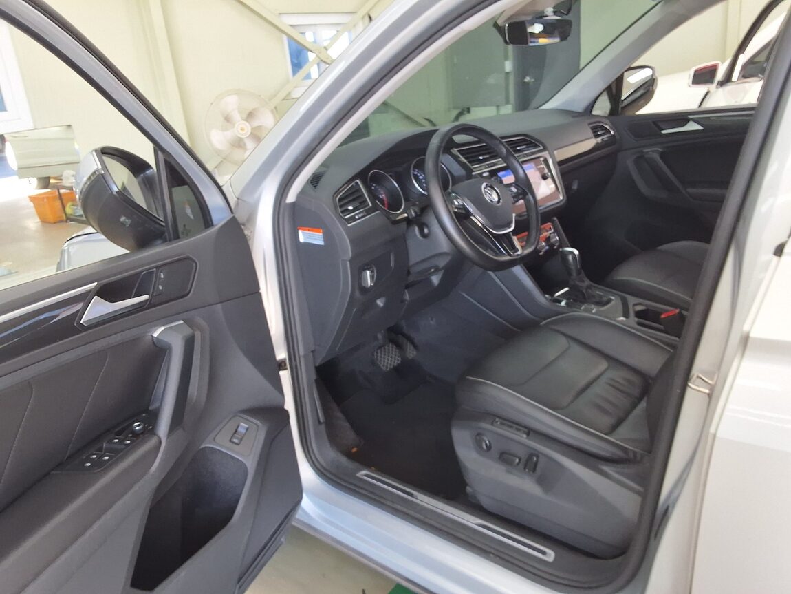VOLKSWAGEN TIGUAN (2ND GEN) 2.0 TDI PREMIUM 2020 - zdjęcie 11