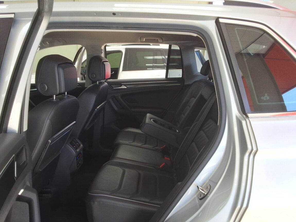 VOLKSWAGEN TIGUAN (2ND GEN) 2.0 TDI PREMIUM 2020 - zdjęcie 13