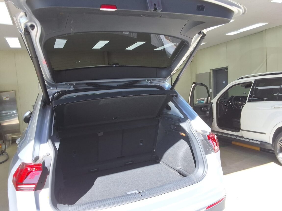 VOLKSWAGEN TIGUAN (2ND GEN) 2.0 TDI PREMIUM 2020 - zdjęcie 16