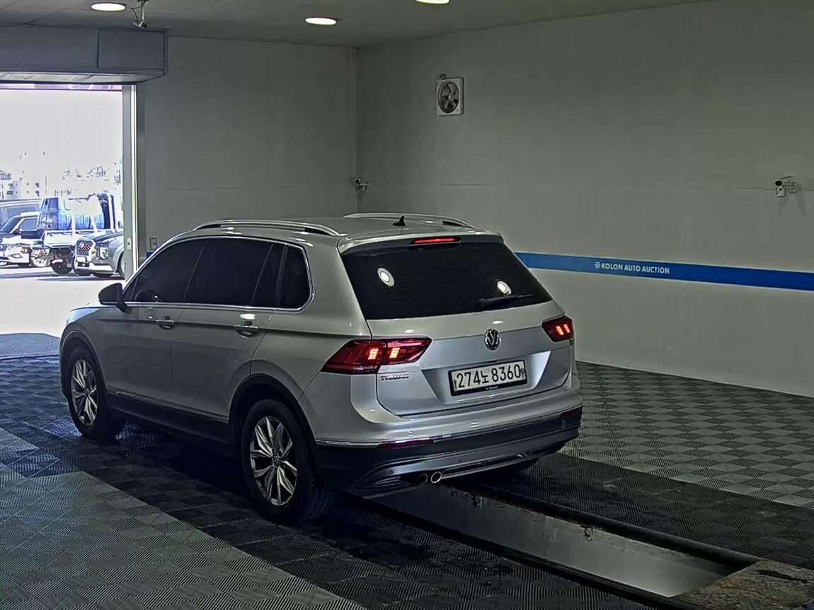 VOLKSWAGEN TIGUAN (2ND GEN) 2.0 TDI PREMIUM 2020 - zdjęcie 6
