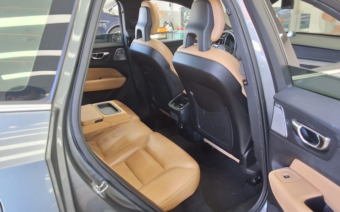 VOLVO XC60 (2ND GEN) D4 AWD INSCRIPTION 2018 - zdjęcie 13