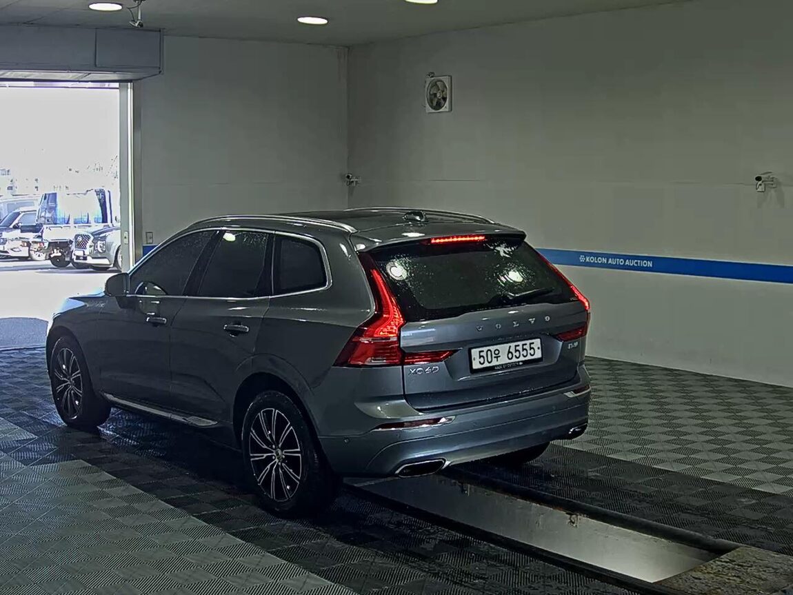 VOLVO XC60 (2ND GEN) D4 AWD INSCRIPTION 2018 - zdjęcie 6
