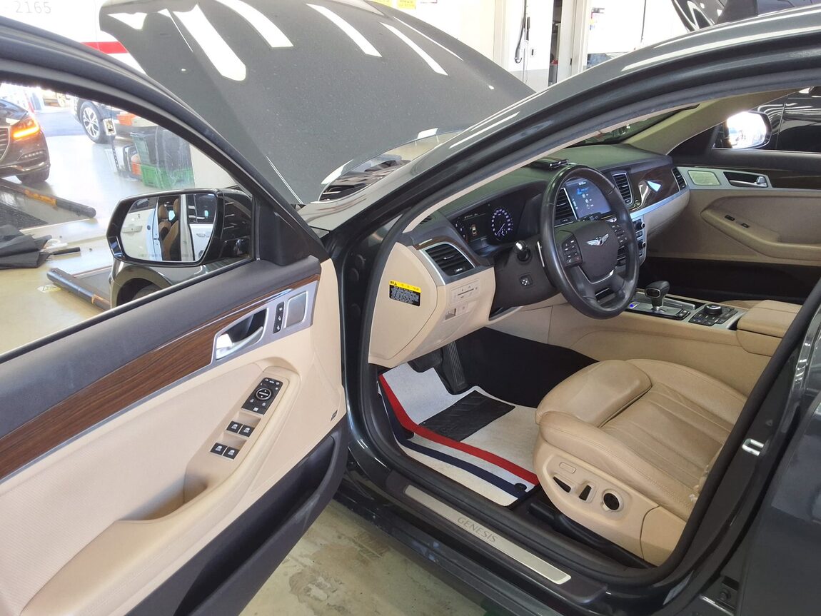 GENESIS G80 3.3 GDi AWD PRESTIGE 2018 - zdjęcie 10