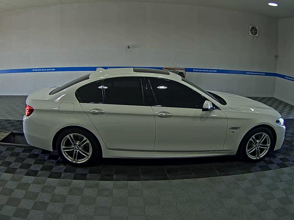BMW 5 SERIES (6TH GEN) 520d xDRIVE M AERODYNAMIC 2016 - zdjęcie 4