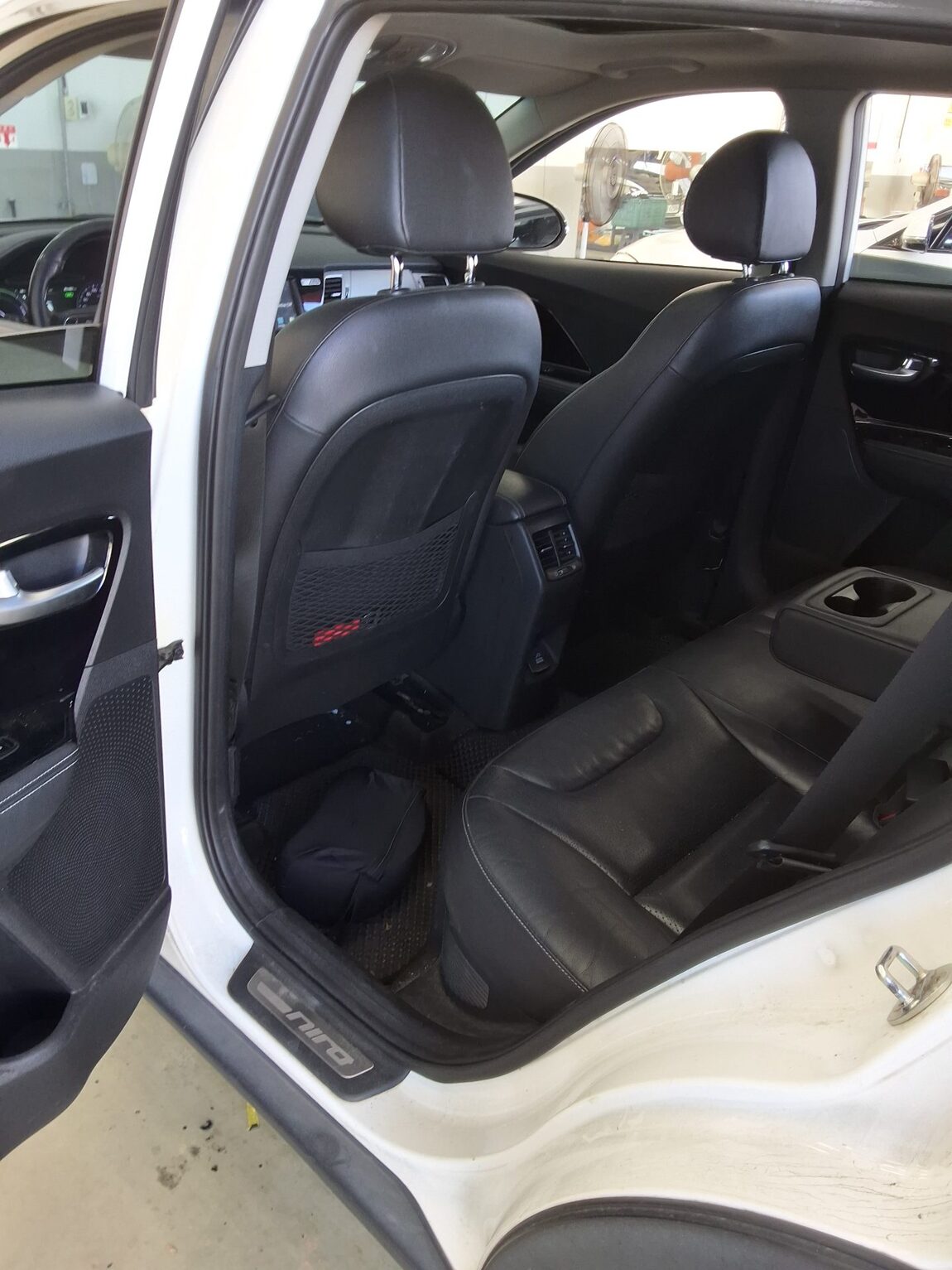 KIA NIRO 1.6 PHEV NOBLESSE 2018 - zdjęcie 12