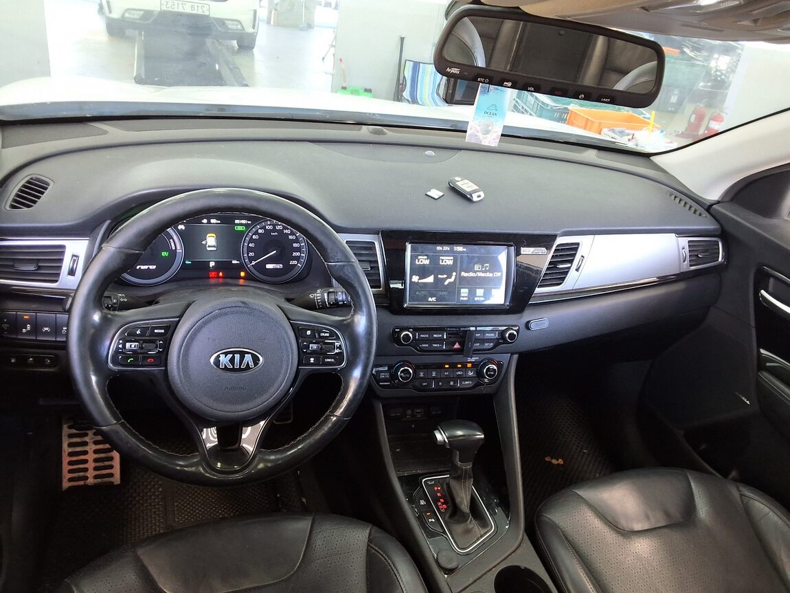 KIA NIRO 1.6 PHEV NOBLESSE 2018 - zdjęcie 11