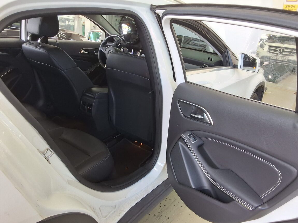 MERCEDES-BENZ GLA-CLASS GLA 220 PREMIUM 2019 - zdjęcie 13