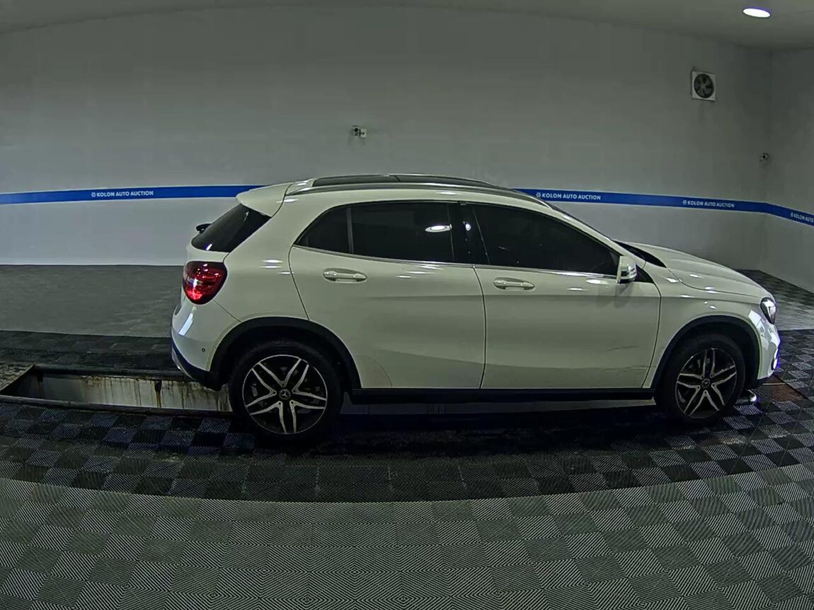 MERCEDES-BENZ GLA-CLASS GLA 220 PREMIUM 2019 - zdjęcie 4