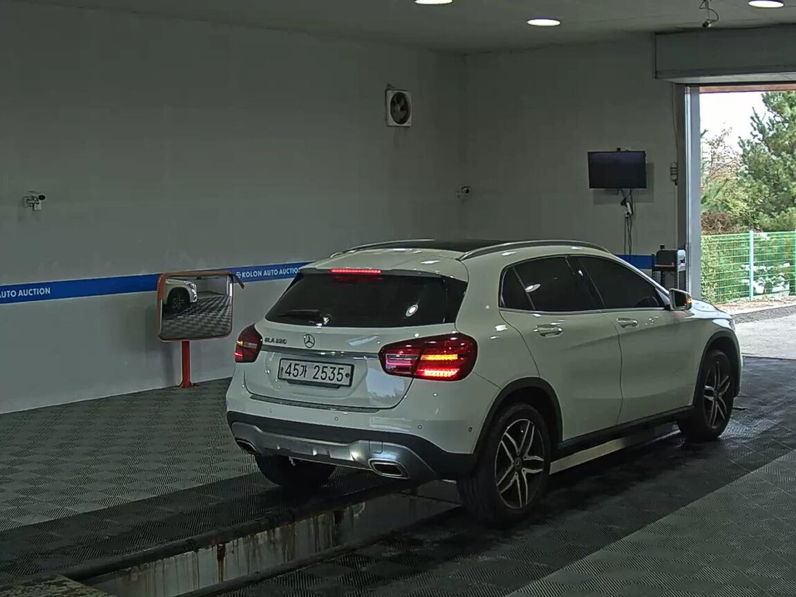 MERCEDES-BENZ GLA-CLASS GLA 220 PREMIUM 2019 - zdjęcie 5