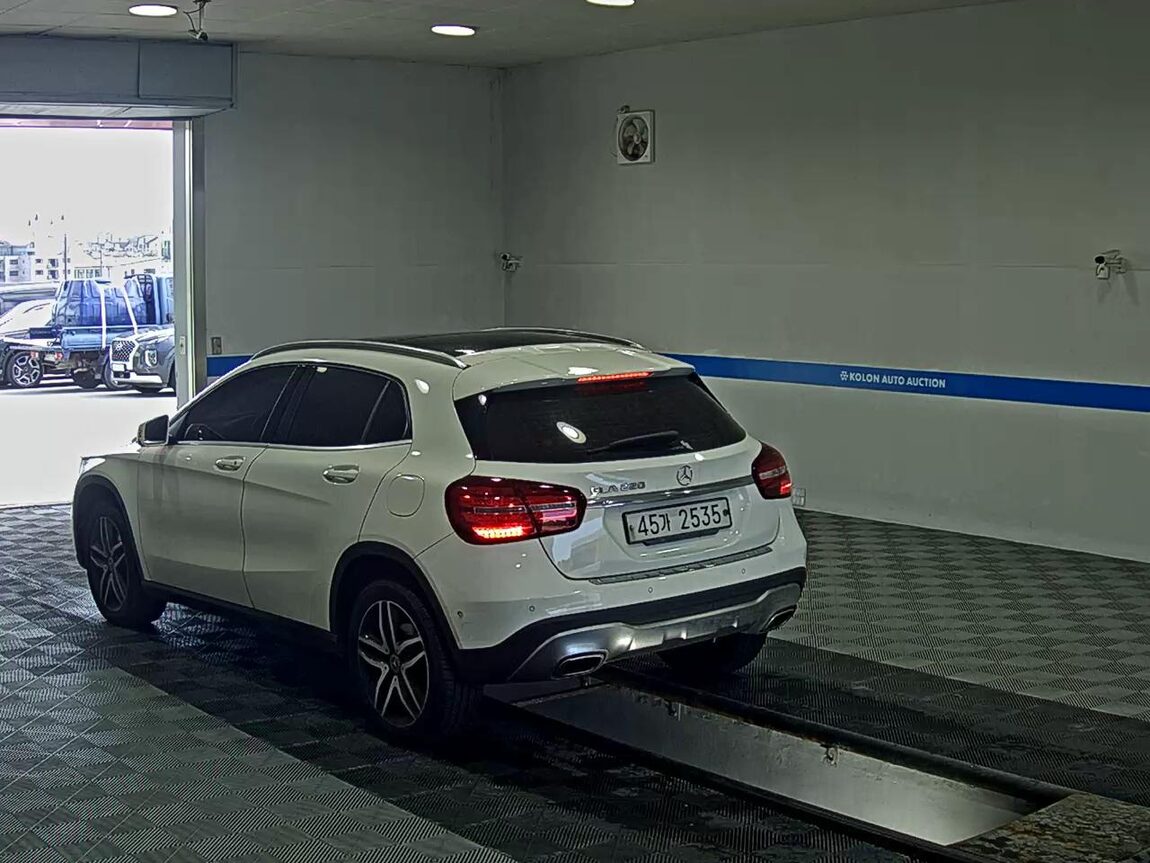 MERCEDES-BENZ GLA-CLASS GLA 220 PREMIUM 2019 - zdjęcie 6