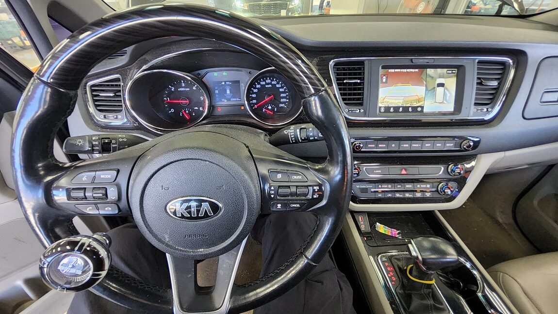 KIA THE NEW CARNIVAL 9-SEATER DIESEL NOBLESSE SPECIAL 2019 - zdjęcie 19
