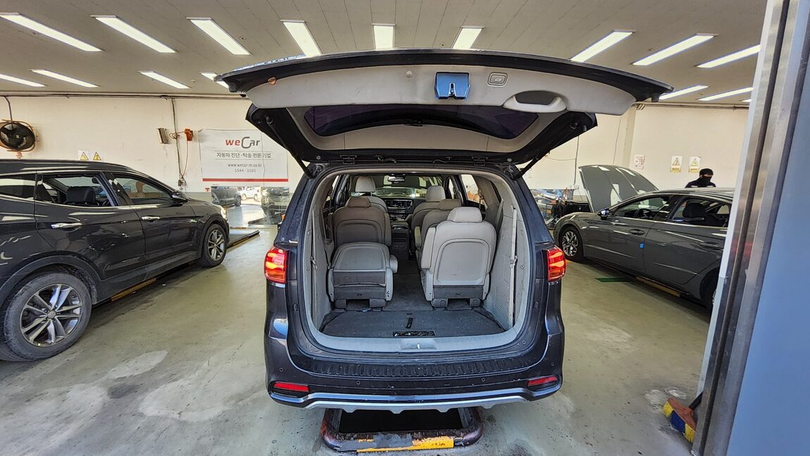 KIA THE NEW CARNIVAL 9-SEATER DIESEL NOBLESSE SPECIAL 2019 - zdjęcie 15