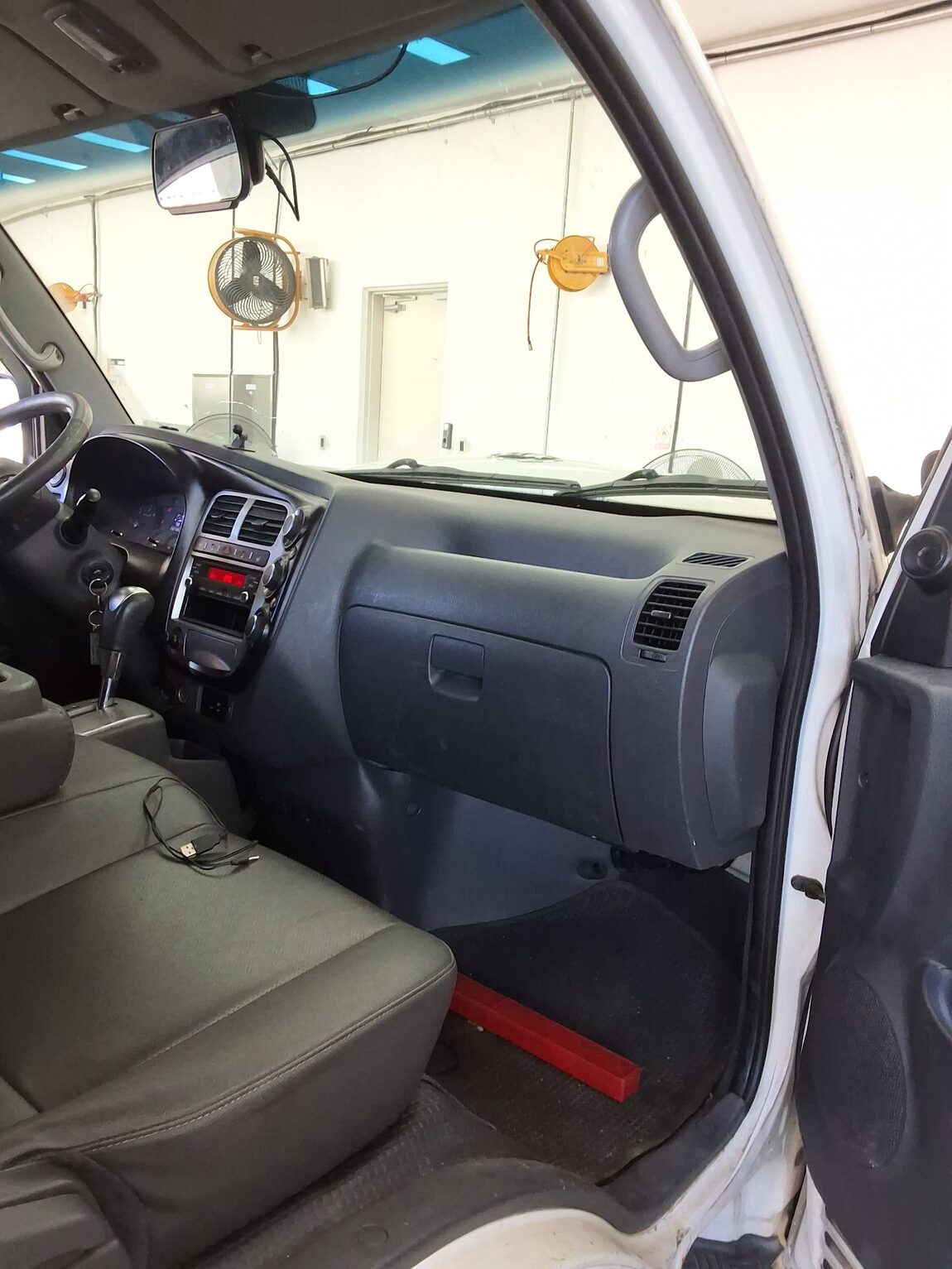 KIA BONGO III CARGO BUILT-IN BOX TRUCK 1 TON KING CAB 2018 - zdjęcie 12