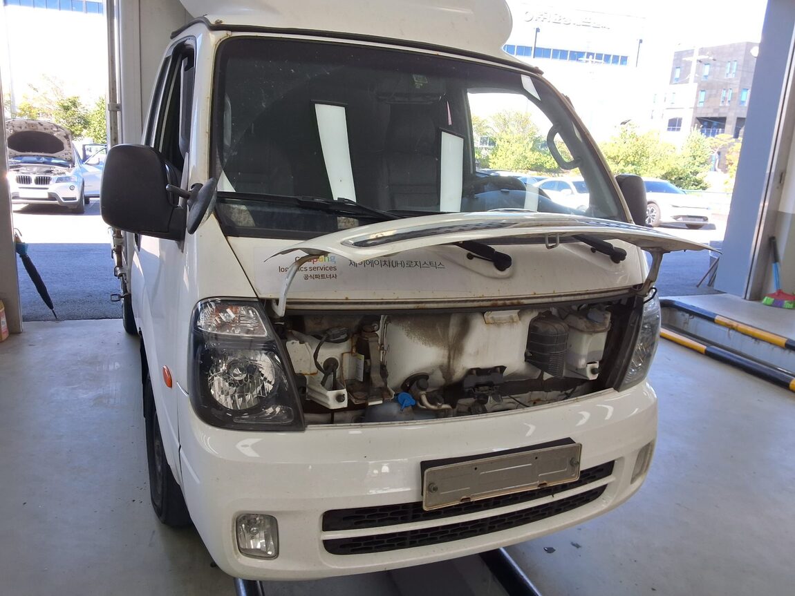 KIA BONGO III CARGO BUILT-IN BOX TRUCK 1 TON KING CAB 2018 - zdjęcie 17