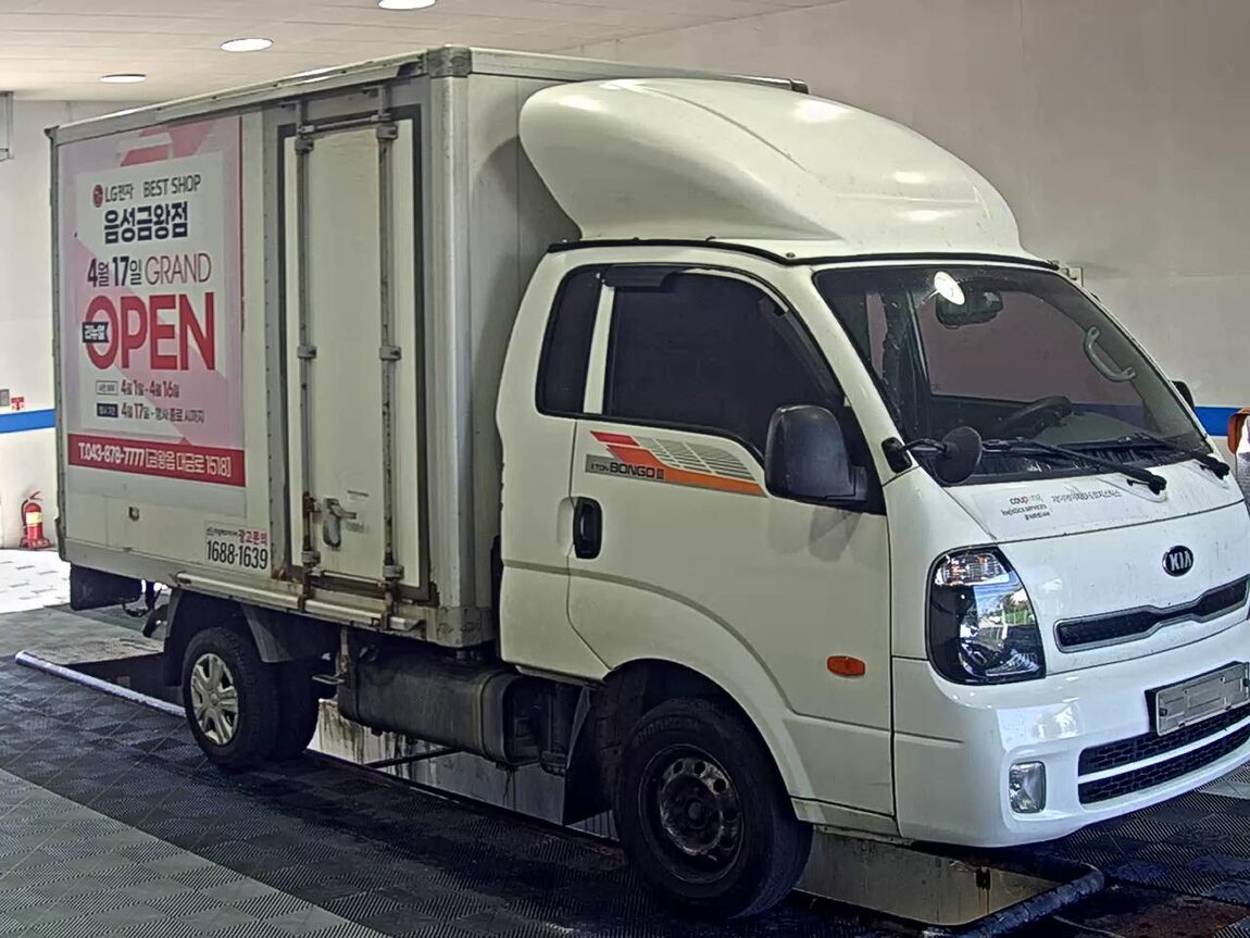 KIA BONGO III CARGO BUILT-IN BOX TRUCK 1 TON KING CAB 2018 - zdjęcie 3