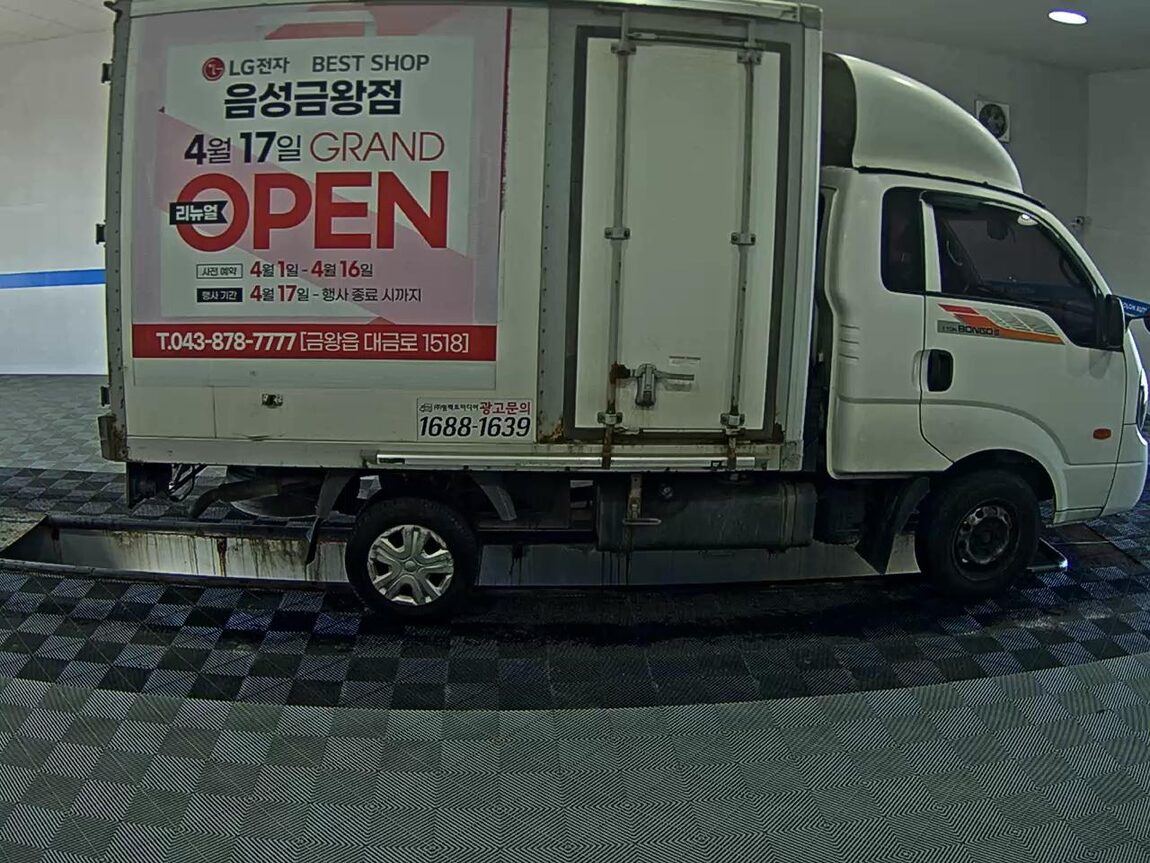 KIA BONGO III CARGO BUILT-IN BOX TRUCK 1 TON KING CAB 2018 - zdjęcie 4
