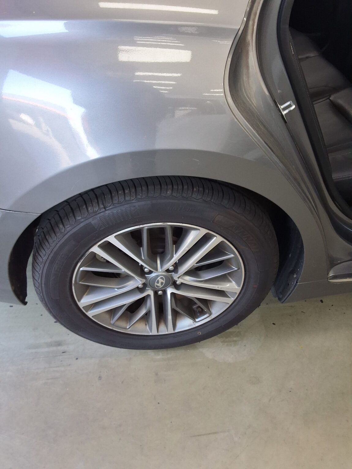 HYUNDAI GRANDEUR IG 3.0 LPi RENTAL CAR MODERN 2018 - zdjęcie 23