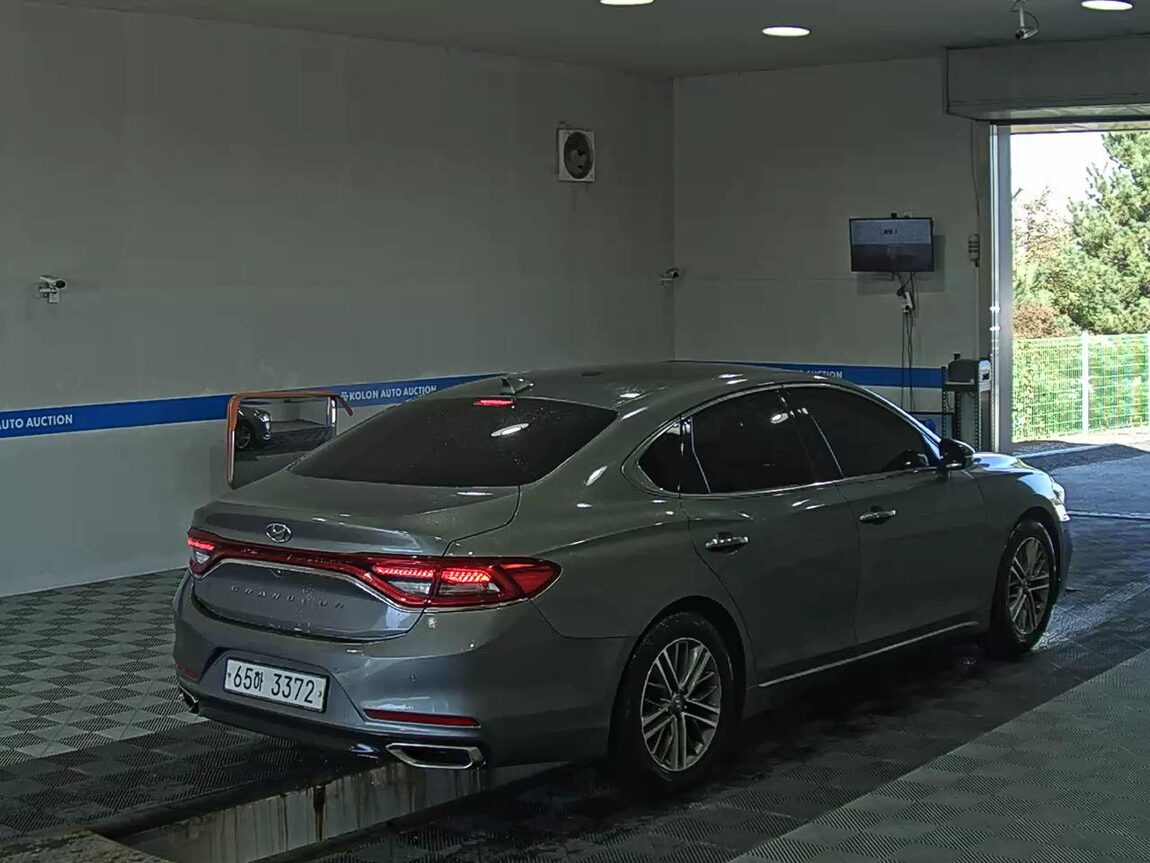 HYUNDAI GRANDEUR IG 3.0 LPi RENTAL CAR MODERN 2018 - zdjęcie 5