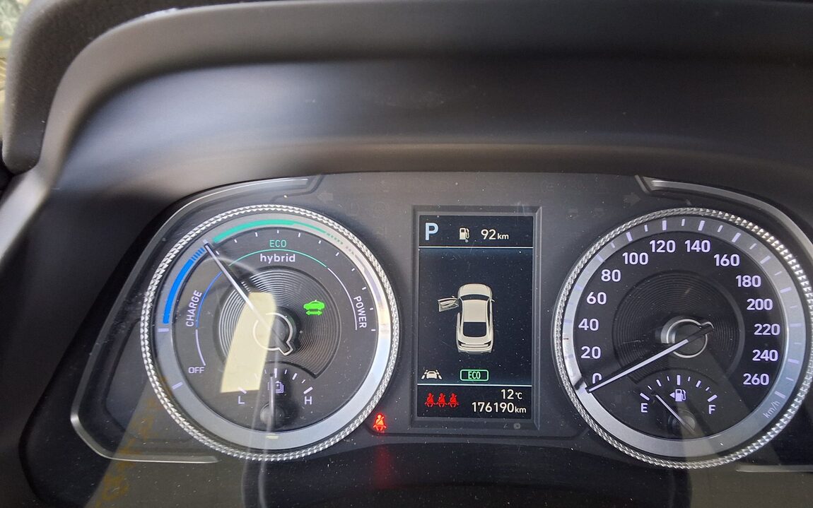 HYUNDAI SONATA (DN8) HYBRID 2.0 HEV MODERN 2022 - zdjęcie 9