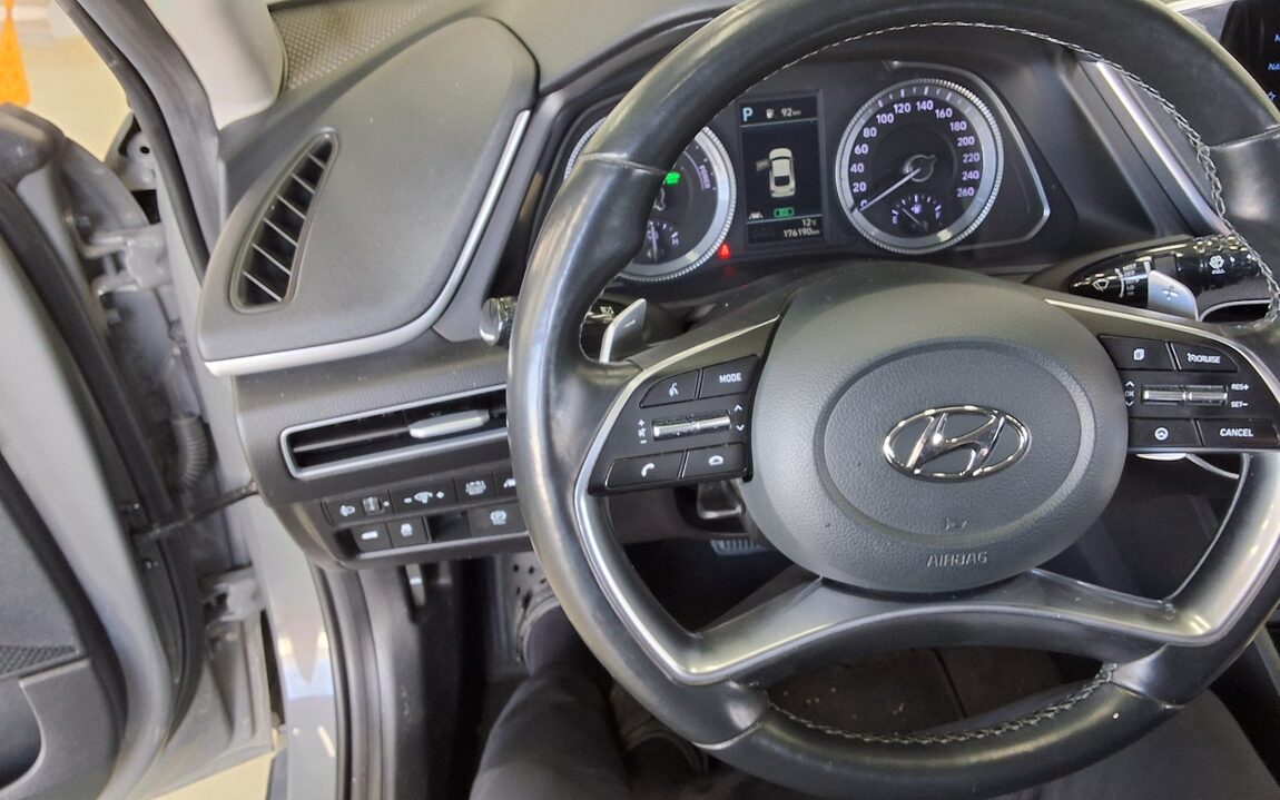 HYUNDAI SONATA (DN8) HYBRID 2.0 HEV MODERN 2022 - zdjęcie 17