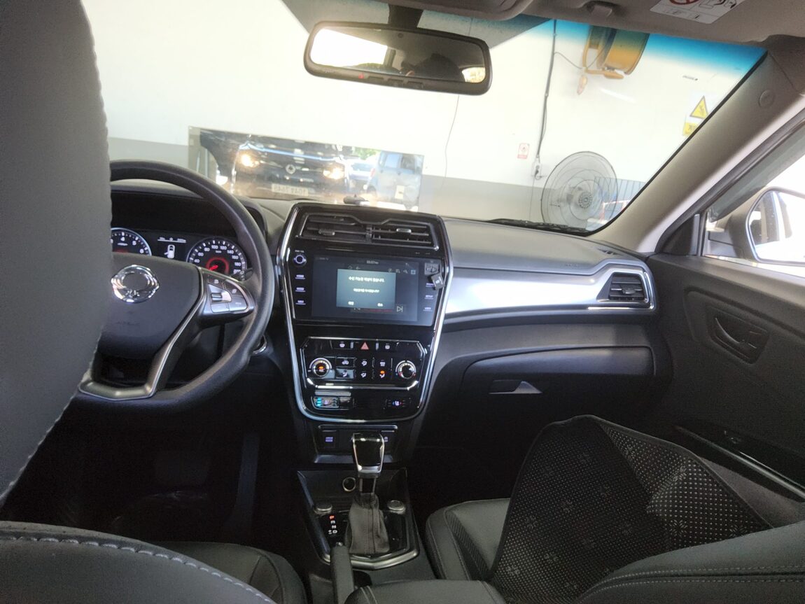 KG MOBILITY (SSANGYONG) VERY NEW TIVOLI 1.5 GASOLINE 2WD DIRECT SALES 2021 - zdjęcie 11