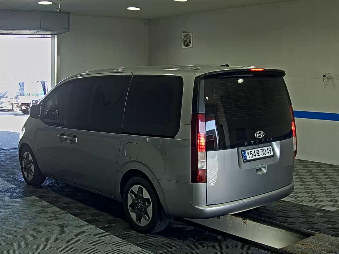 HYUNDAI STARIA 2.2 DIESEL TOURER 9-SEATER 4WD MODERN 2022 - zdjęcie 6