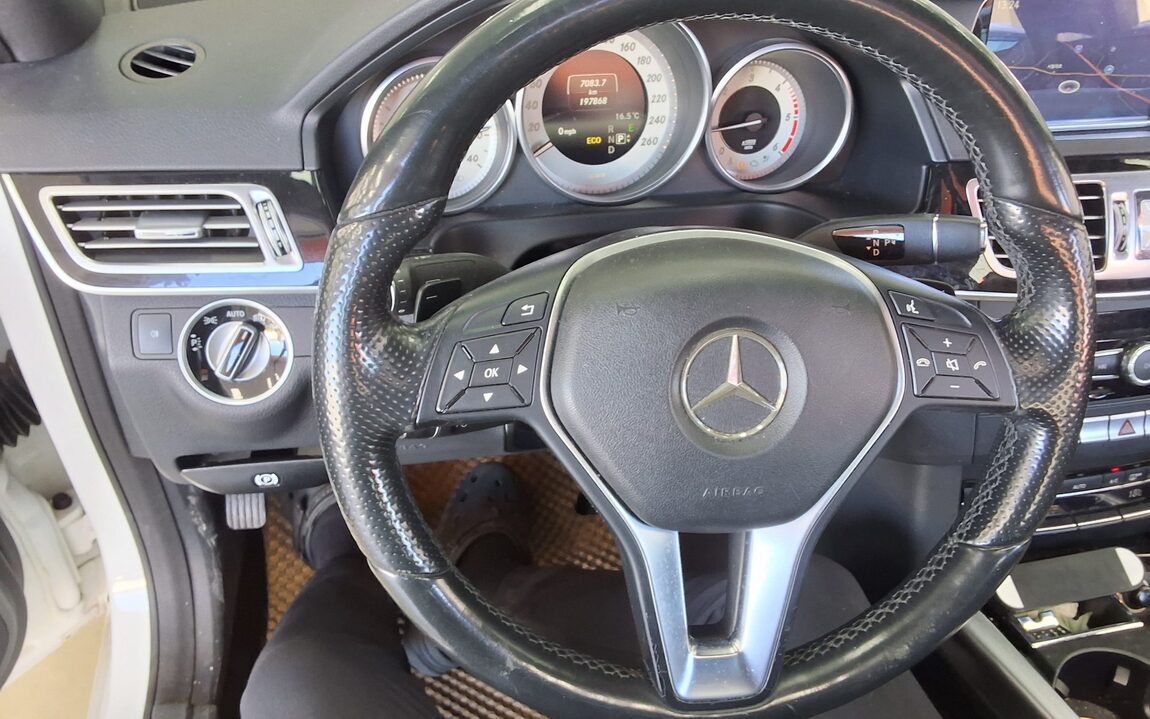 MERCEDES-BENZ E-CLASS (4TH GEN) E250 CDI 4MATIC 2014 - zdjęcie 17
